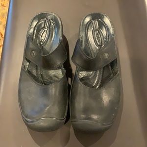 Keen clogs barely worn